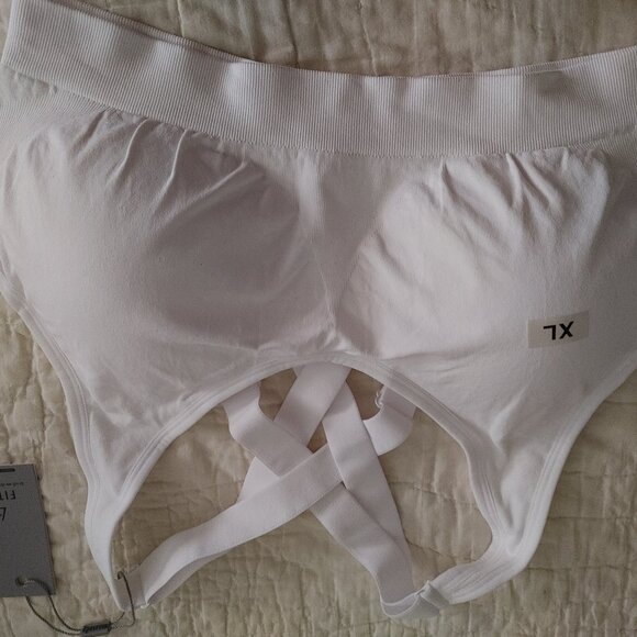 FITTIN Padded Sports Bras*3 Pack*BNWT-*Adjustable Straps*CrossBack*XL - Picture 6 of 8